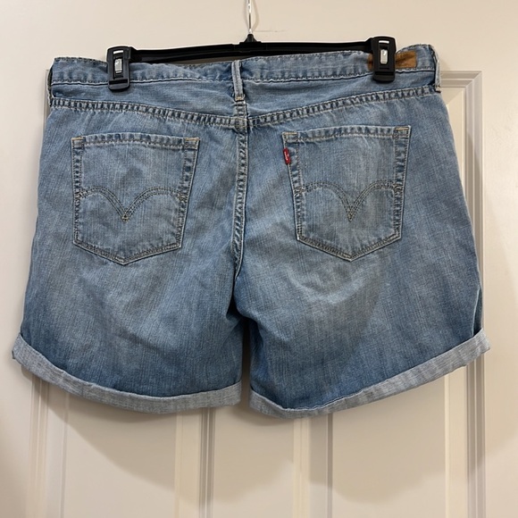 Levi’s ladies jean shorts - Picture 6 of 8